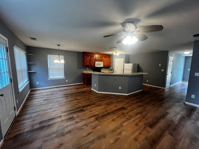 Photo - Huntersville