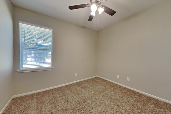 Building Photo - 15610 Forest Run Dr