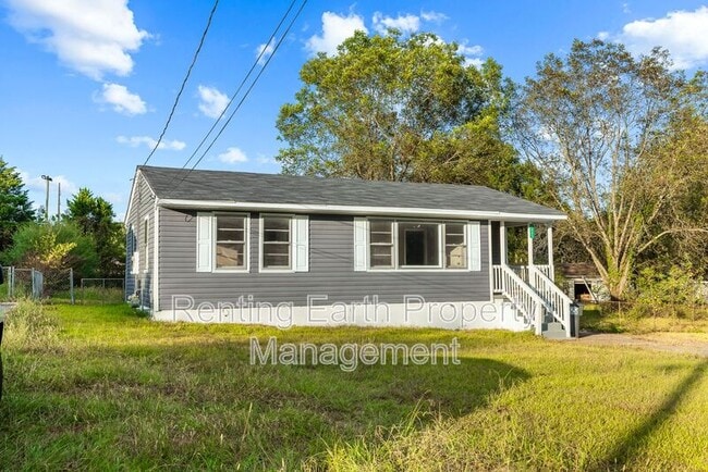 Photo - 2421 Circle Dr