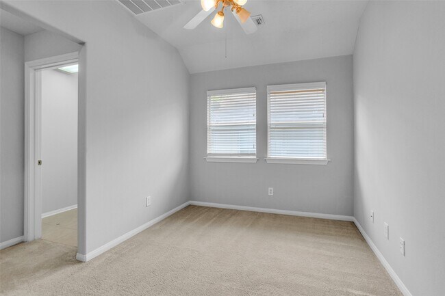 Photo - 26 Valewood Pl