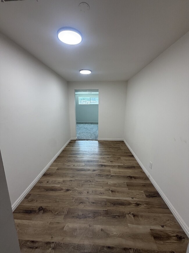 Photo - 943 E Crestwood Rd