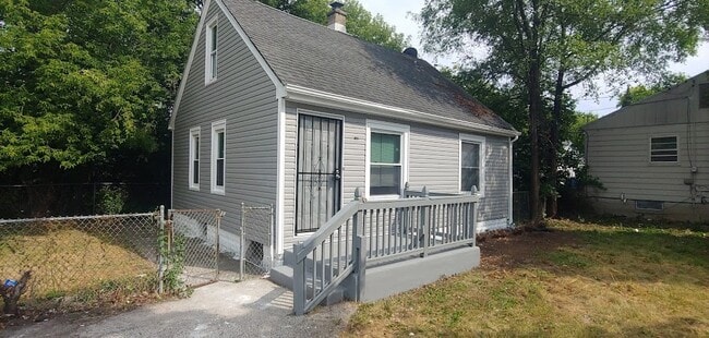 Building Photo - 5304 N 64th St Rental