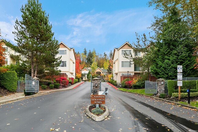 Building Photo - Renton/Talbot area 3 storyTownhome in gated community!  3 bedroom 3.5 bathroom. Available NOW!!