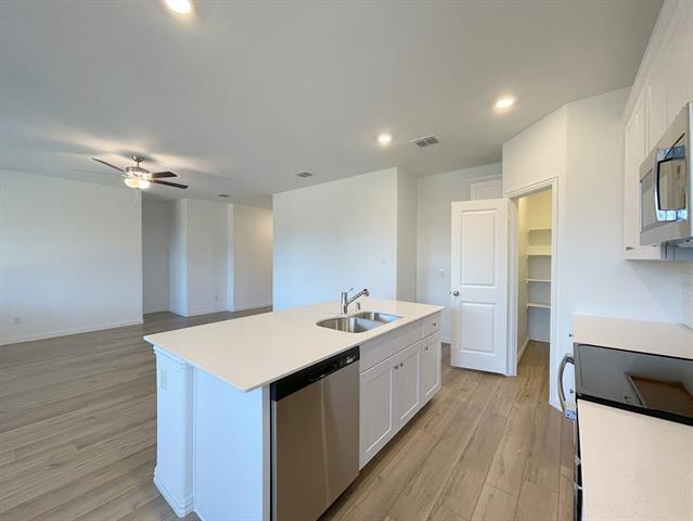 Photo - 510 Macdonald Wy