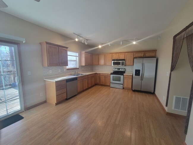 Photo - Beautiful 2 Bed, 2 Bath Luxury Condo - Free Month w/13 mo Lease!