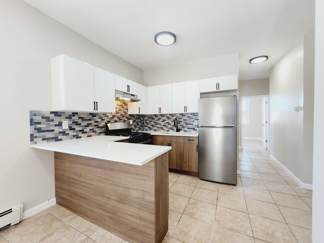 132 Wilkinson 3L - 134 Wilkinson Ave Unit 2R
