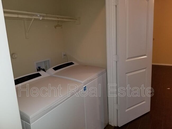 Photo - 1023 Brown Rock Dr