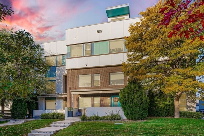 Building Photo - Views for Days! Rooftop Retreat Near Sloan...