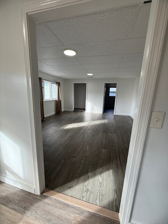 Photo - 74 Grove Beach Rd N