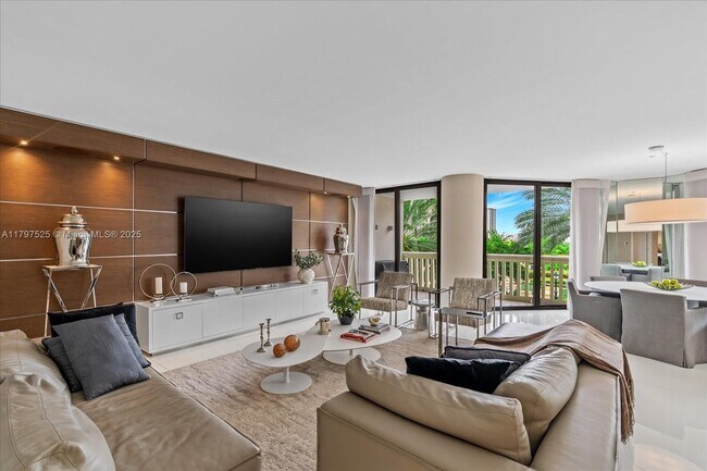 Photo - 2000 Island Blvd Unidad 504 Rental