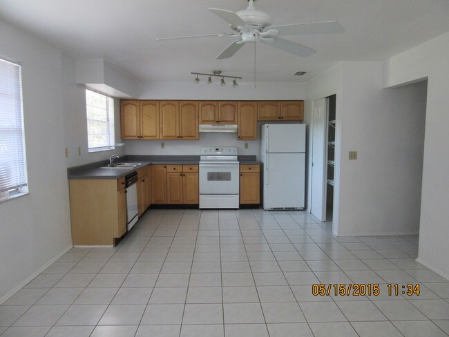 Photo - 3069 Huron Ave