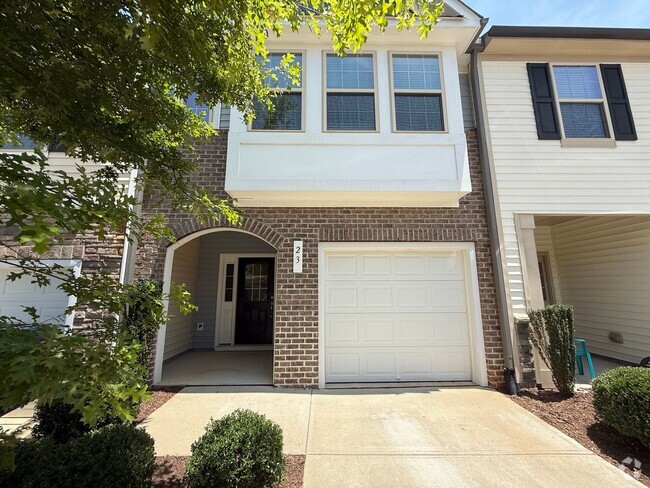 Building Photo - Excellent 3BD, 2.5BA Clayton Townhome Near...