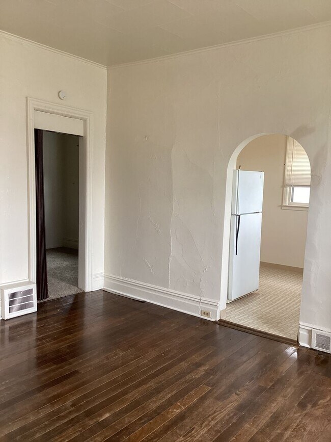 Photo - Washington - 225/227 Unit 227 - Apt. 2