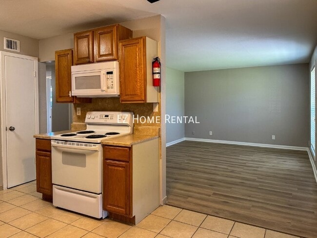 Photo - 2102 5th Ave N