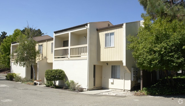Building Photo - 427 Rincon Rd