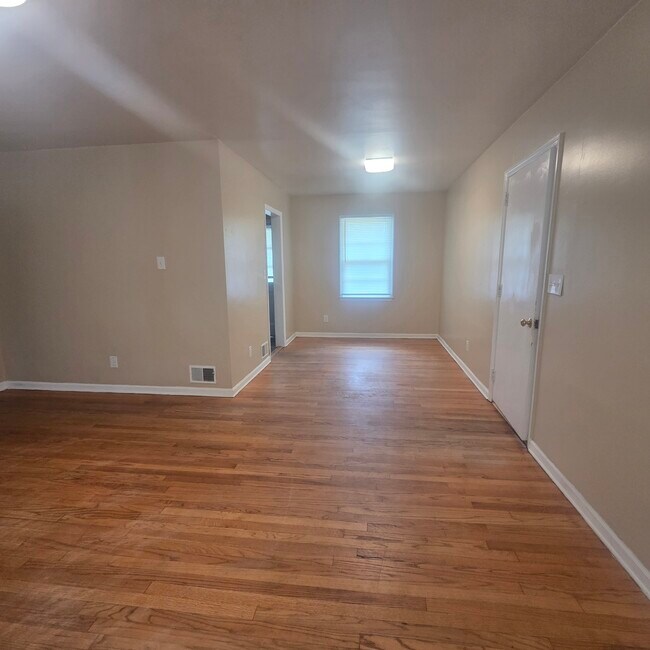2916 Walden Dr