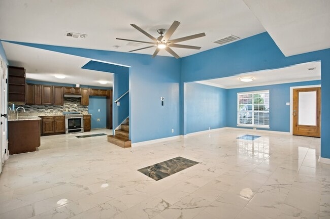 Photo - 2016 Knollwood Ln
