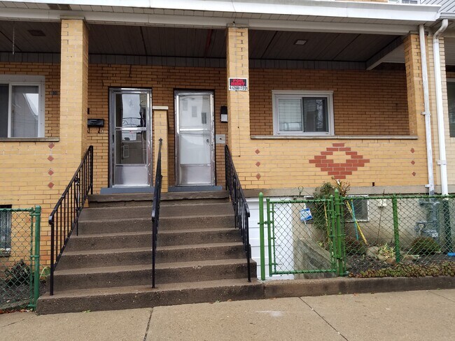 front of 10 Cable Place - 10 Cable Pl Unit 1