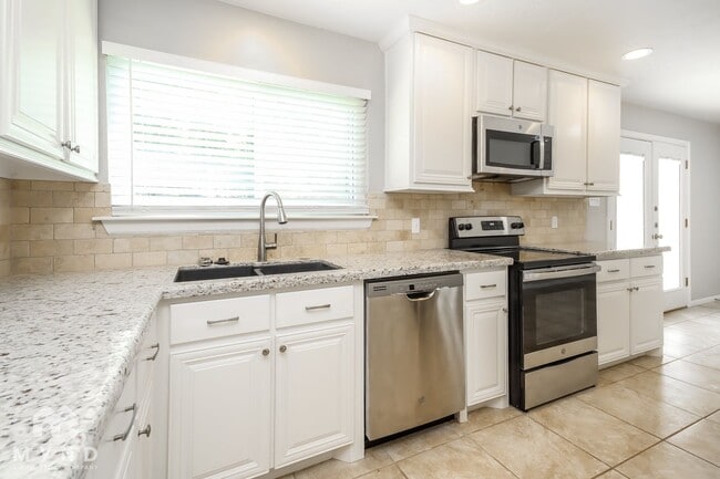 Photo - 2435 Country Pl Dr