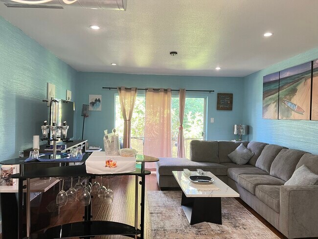 2230 S Piney Point Rd Unit 219