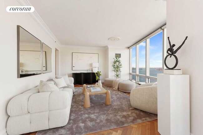 Photo - 10 Little W St