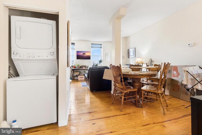 Photo - 321 N Front St Unit 4