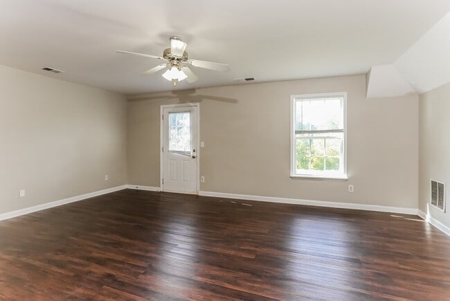 Photo - 4809 Camelot Dr