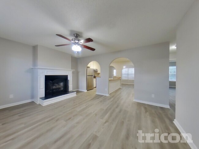 Photo - 5021 Meadow Trce