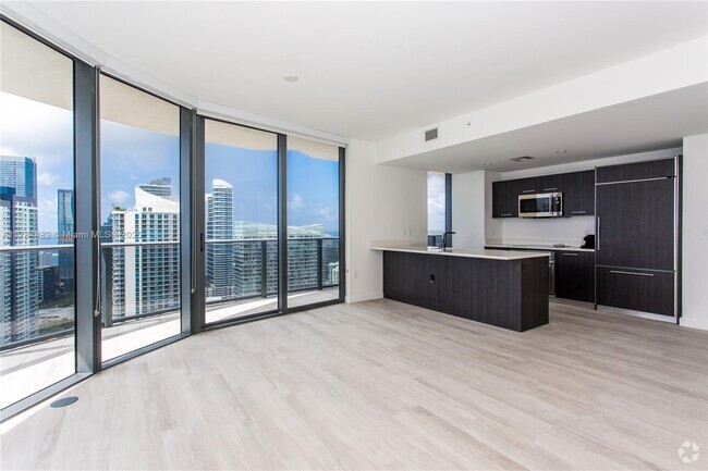 Building Photo - 45 SW 9th St Rental