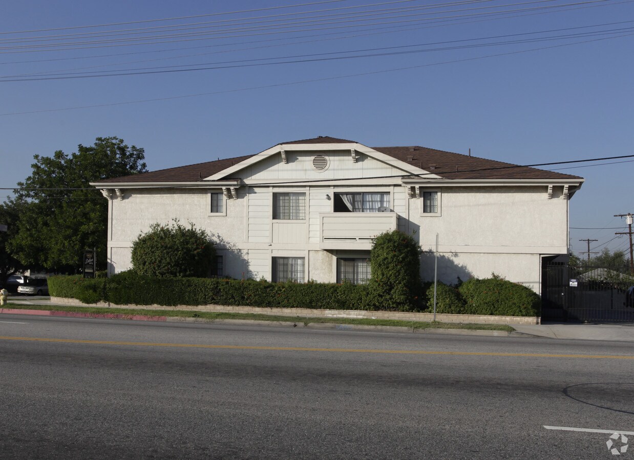 Photo - 6400 Kraft Avenue