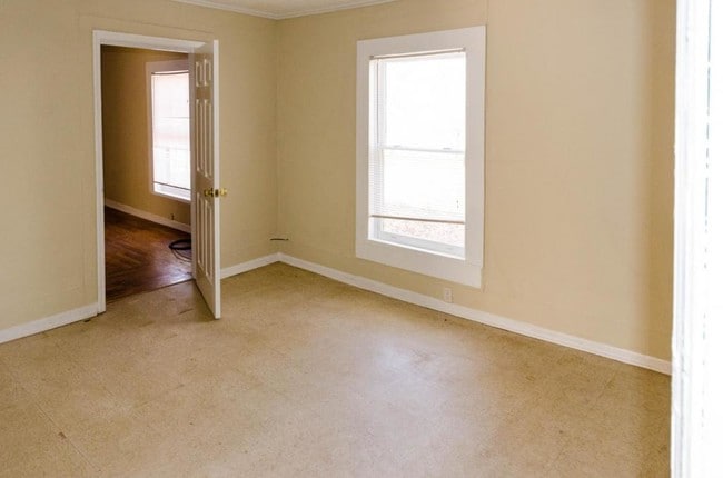 Photo - 135 Honeysuckle Ln