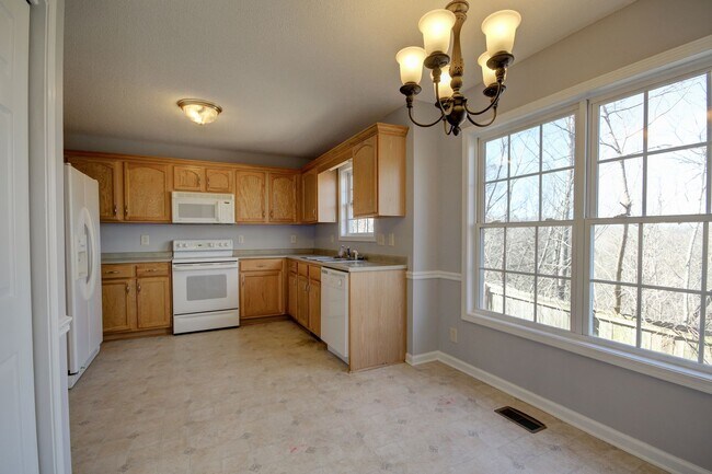 Photo - Wonderful Home With Fireplace and Separat...