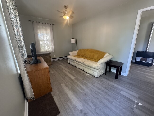 Photo - 634 4th Ave N