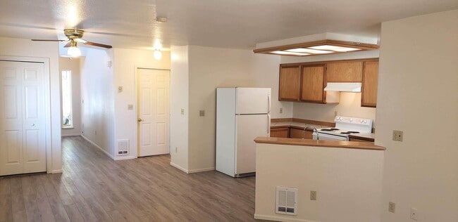 Photo - 616s41 Unit 616