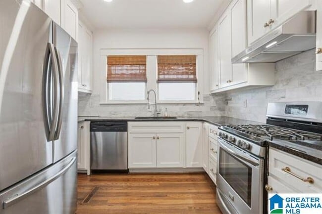 Photo - 620 52nd St S