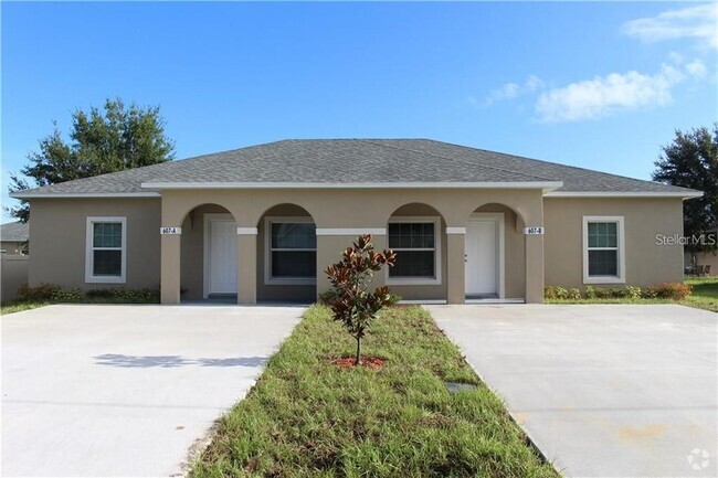 Building Photo - 833 Grantham Dr Rental
