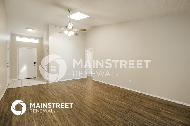 Photo - 721 Howard Ct