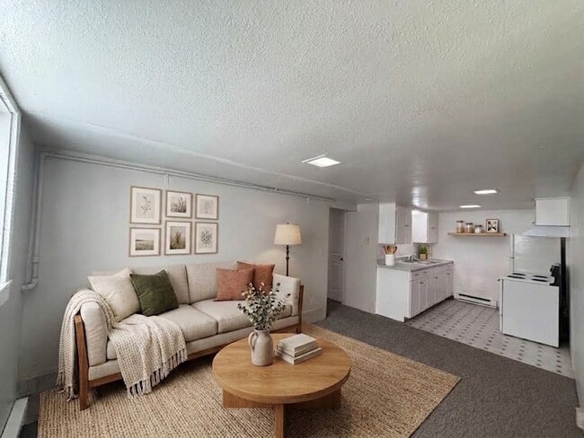 1403 W Lincoln Ave Unit B