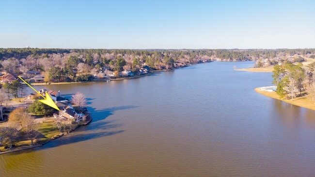 Photo - 1511 W Lake Shore E