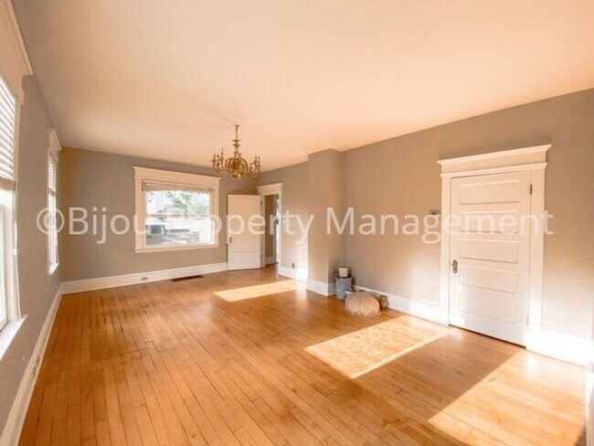 Photo - 311 E Del Norte St Unit Upper