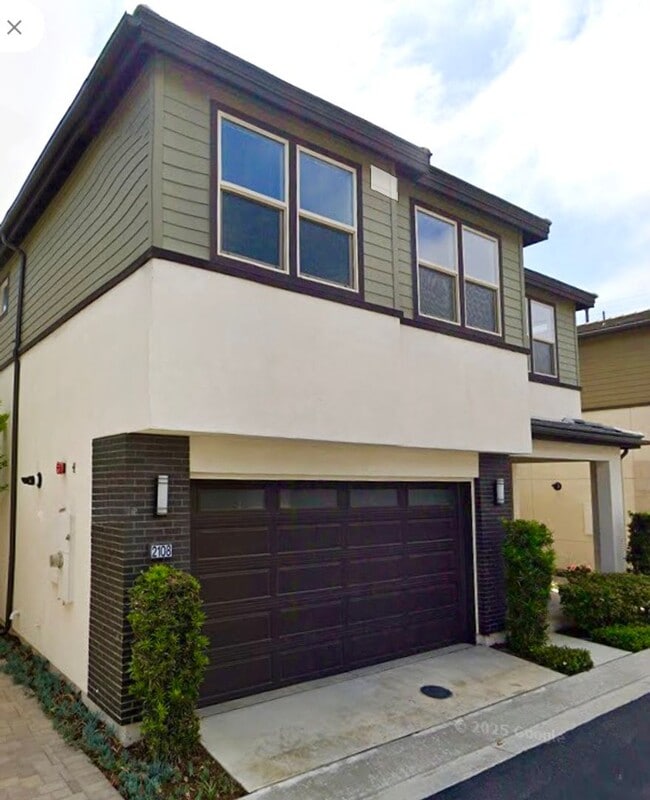 Building Photo - Beautiful 4Bd/3Ba Spacious Home in Costa M...