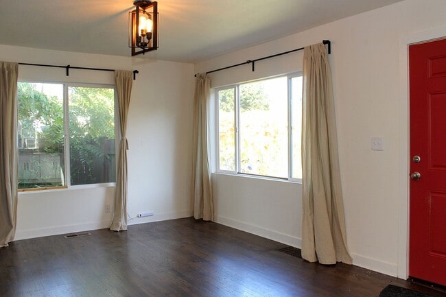 Photo - 9533 N Buchanan Ave