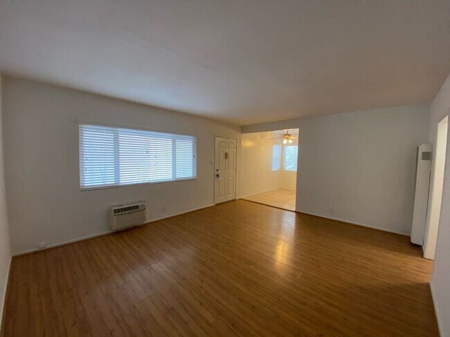 Photo - 3042 Livonia Ave