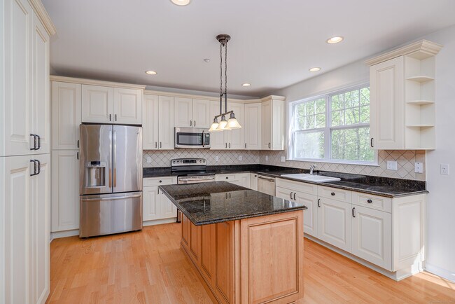 Photo - 82 Suzie Dr Unit 82