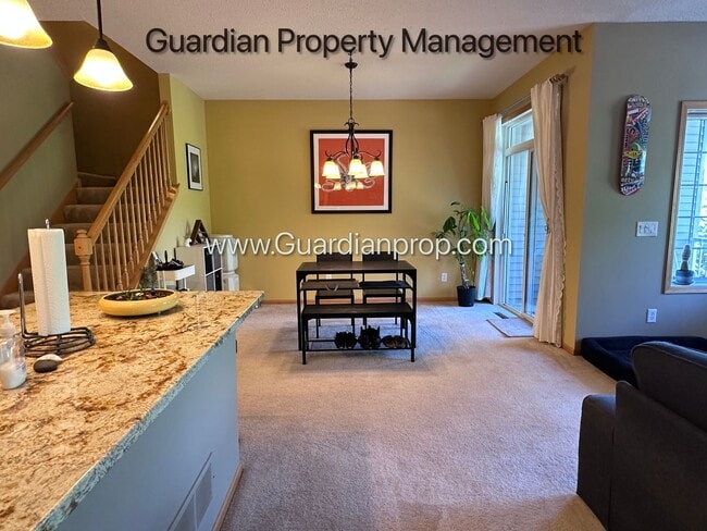 Photo - Lakeville 2 Bedroom Town Home, Dishwasher, Fireplace, 2 Car Garage, Garage Bonus Room