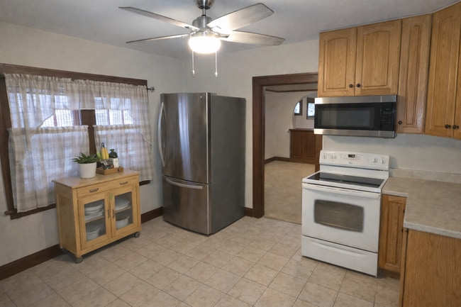 Photo - 3 bedroom Cudahy lower