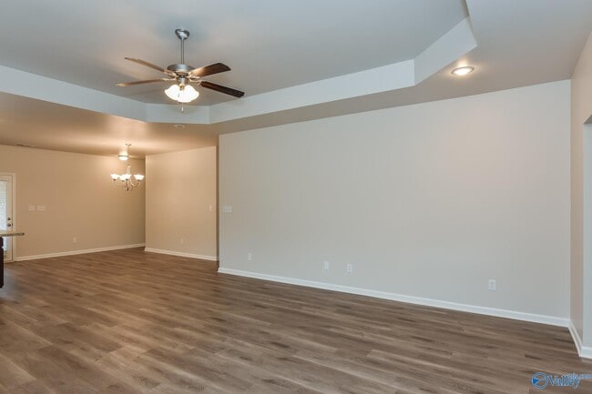 Photo - 124 Clydesdale Ln