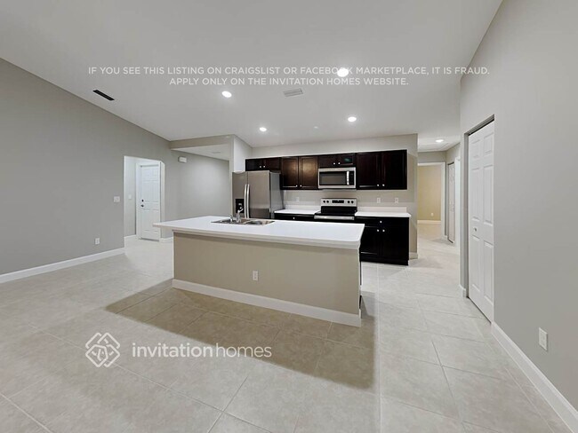 Photo - 309 Eckert St SE
