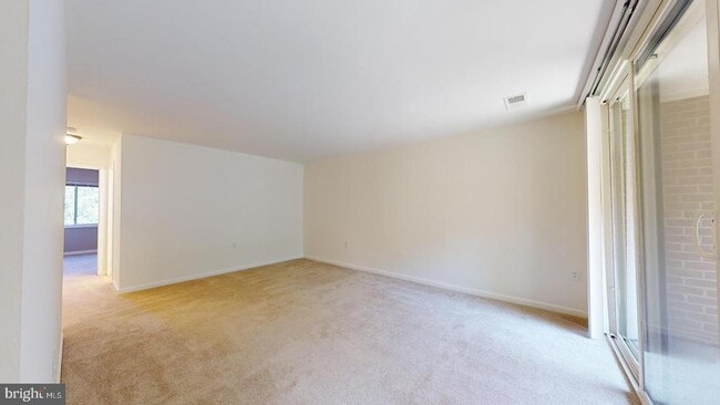 Photo - 1425 Northgate Square Unit 1425-31A