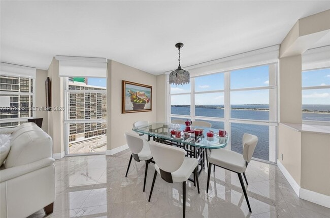 Photo - 1915 Brickell Ave